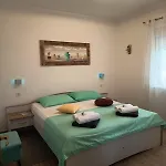 Mira *