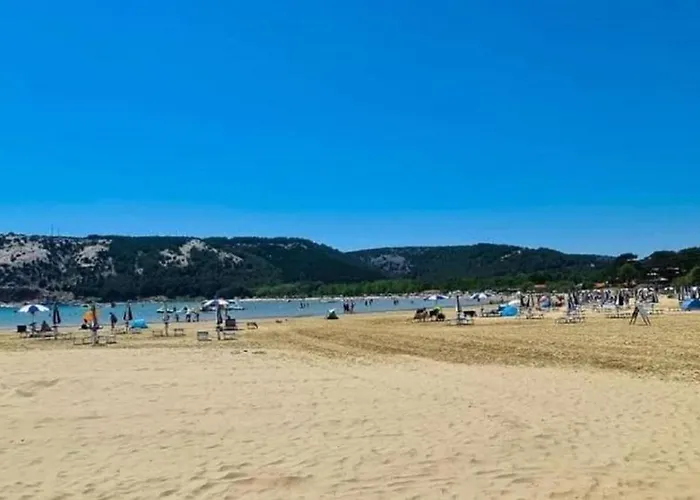 Mira Daire Supetarska Draga